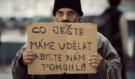 Naši bezdomovci natočili v Praze klip s hymnou „Kde domov můj“