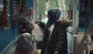 Tesco vložilo do Vánoční reklamy muslimy, jejich zákaznící kroutí očima! Lidl nestačil? – Co na to říkáte?