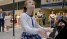 Lucy, 13letá nevidomá klavíristka, uchvátila publikum svým výjimečným talentem