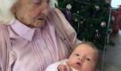 Po 75 letech čekání slaví 101letá prababička narození své první prapravnučky