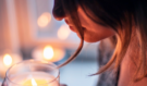 Oblíbené vonné svíčky pod palbou: Toxičtější než cigarety? Experti varují před tichým zabijákem v obýváku