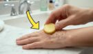 Dermatologové ji nenávidí! Tato surovina za pár korun vymaže stařecké skvrny jako guma!