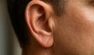 Nenápadná rýha na ušním lalůčku. Detail, který může prozradit vážné cévní potíže?!