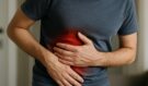 Nenápadné signály na kůži: 10 varovných příznaků nemocných jater, které lidé často ignorují