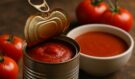 Šok v kuchyni: Oblíbená přísada z plechovky ničí rajčatovou polévku i vaše zdraví