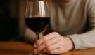 Každovečerní sklenka vína: Tajný recept na zdraví, nebo nebezpečný návyk? Šokující změny po pár dnech