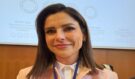 Narodila se díky náhradní matce. Olivia popisuje: Dětství bez lásky a „čisté peklo“