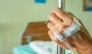 Rakovina v rodině: Dědíme nemoc, nebo jen riziko? Onkolog odhaluje nepříjemnou pravdu