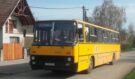 Dojemné gesto v ranním autobusu: Řidič porušil předpisy kvůli starci v holínkách. Slova cestujícího ho dojímala k slzám