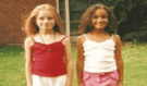 Dvojčata „jako den a noc“ po 23 letech: Jak dnes žijí sestry narozené s jinou barvou pleti?