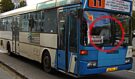 Mladý řidič šokoval autobus plný lidí: Co udělal pro babičku, rozplakalo celý vůz