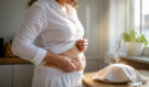 Proč po padesátce roste břicho i při dietách? Stačí ráno vyřadit tuto „zdravou“ věc a rozdíl uvidíte už za měsíc!