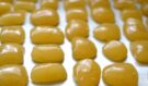 Kašel a pastilky? Tato domácí varianta může být lepší volbou než chemie z lékárny!