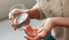 Tyto dva vitamíny nikdy neberte společně: Lékaři varují před vážným rizikem pro ledviny!