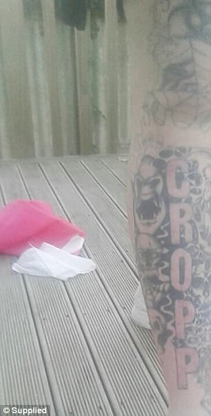 Virální senzace na sociálních sítích má také další tetování, ale má v plánu nechat laserem odstranit inkoust na obličeji